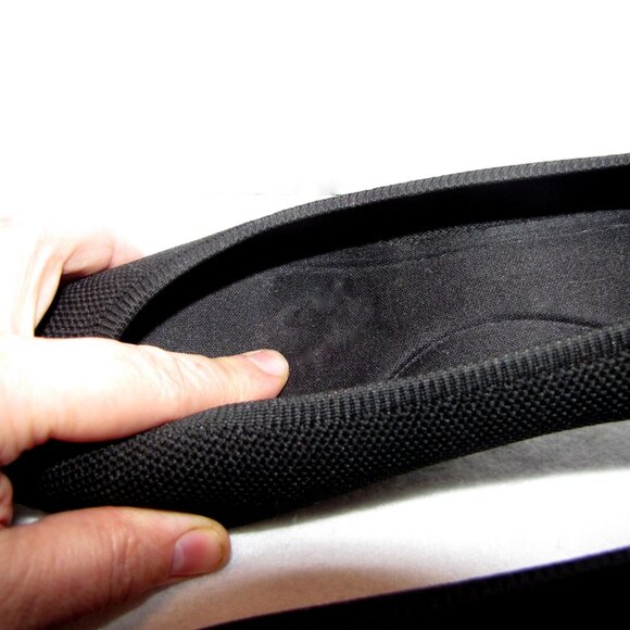 Vivaia Black Pointed Toe Kitten Heels Sz 7 - 7.5 Runs 1/2 size big - Picture 6 of 6